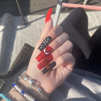 Levue Nails & Spa - Nail Salons Near Me - Bellevue, Washington