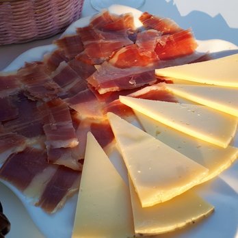 Chiringuito Robert's - Jamon Y Queso - Spanish Near Me - Burriana, CS