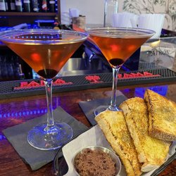 Elia Taverna - Bullet Manhattens