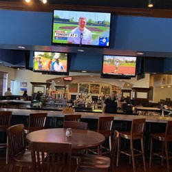 Rocky River Tap and Table - Bar area.