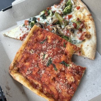 LA PIAZZA PIZZERIA AND RESTAURANT - Pizza Near Me - Brookfield, Connecticut