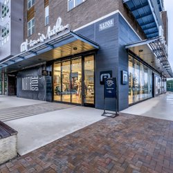 TravisMathew - TravisMathew Store Front