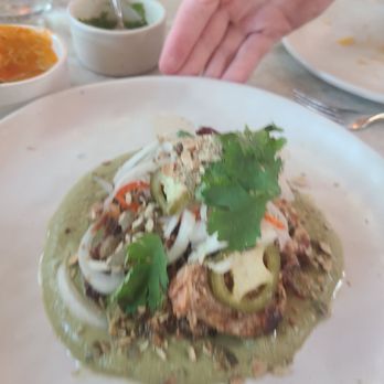 Este - Carnitas - Seafood Near Me - Austin, Texas