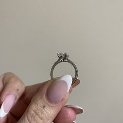 Robert's Jewelry & Design - Engagement ring