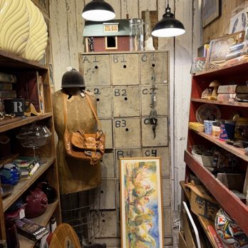 Building Character - Antiques Near Me - Lancaster, Pennsylvania