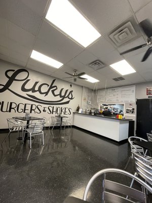 Lucky's Burgers & Shakes by null