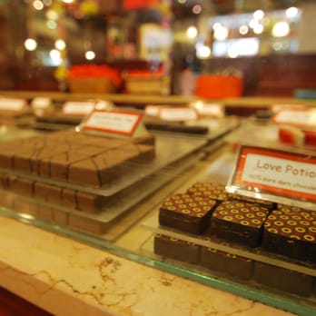 Jacques Torres Chocolate - Chocolatiers & Shops Near Me - Brooklyn, New York Jacques Torres Chocolate - Chocolatiers & Shops Near Me - Brooklyn, New York