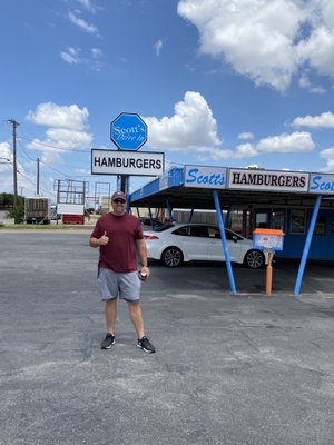 Scott's Drive-In by null