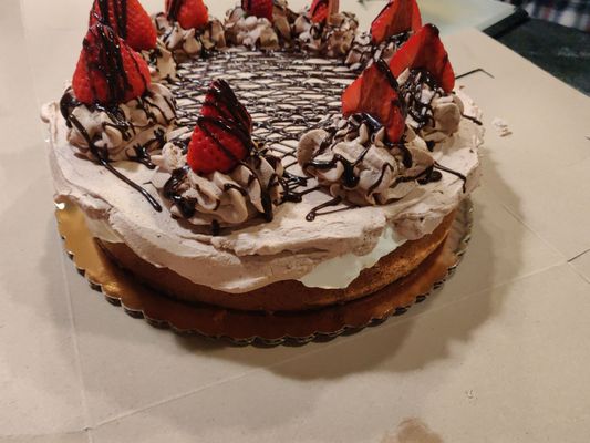 Ogi's European Bakery and Deli - Healthy Homemade Sandwiches, Cakes, Meals by null