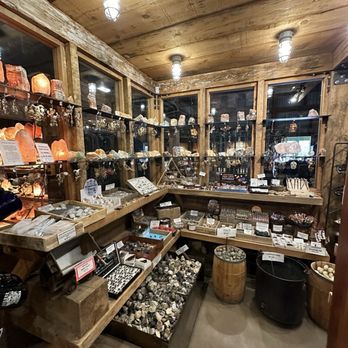 Queen Mine Tours - Gift shop - Tours Near Me - Bisbee, Arizona Queen Mine Tours - Gift shop - Tours Near Me - Bisbee, Arizona