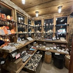 Queen Mine Tours - Gift shop