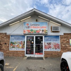 El Rincon Latino - Store front