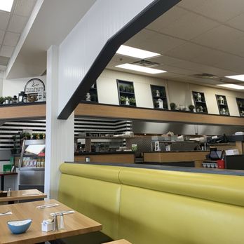 Tutti Frutti Dejeuners - Decor - Breakfast & Brunch Near Me - Saint-Leonard, Quebec Tutti Frutti Dejeuners - Decor - Breakfast & Brunch Near Me - Saint-Leonard, Quebec