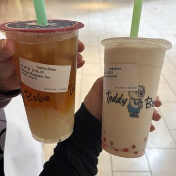 Teddy Boba - Mango passion tea with lychee jelly & horchata smoothie with strawberry popping jelly - Juice Bars & Smoothies Near Me - Thousand Oaks, California
