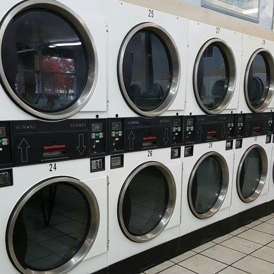 IT’S LAUNDRY DAY 2 Updated October 2024 956 Kansas Ave, Modesto