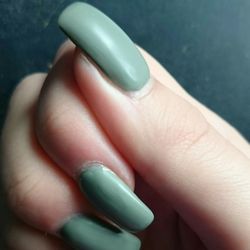 Usa Nails - Inte i fyllt helt med den matta färgen på pekfingret.