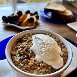 Otters Pond Bed And Breakfast - My favorite breakfast was the baked oatmeal