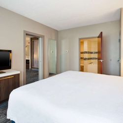 Hilton Garden Inn Dayton Beavercreek - Guest room