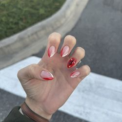 Gloss The Nail Lounge - Recommend Kate
