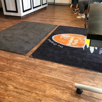 Broken Yolk Cafe - Waiting to be seated - American Near Me - Glendora, California Broken Yolk Cafe - Waiting to be seated - American Near Me - Glendora, California