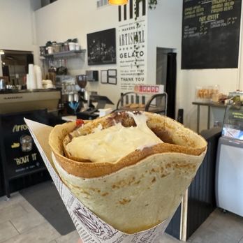 Centi - Crepe with strawberry, Nutella, and whipped cream - Desserts Near Me - Omaha, Nebraska Centi - Crepe with strawberry, Nutella, and whipped cream - Desserts Near Me - Omaha, Nebraska