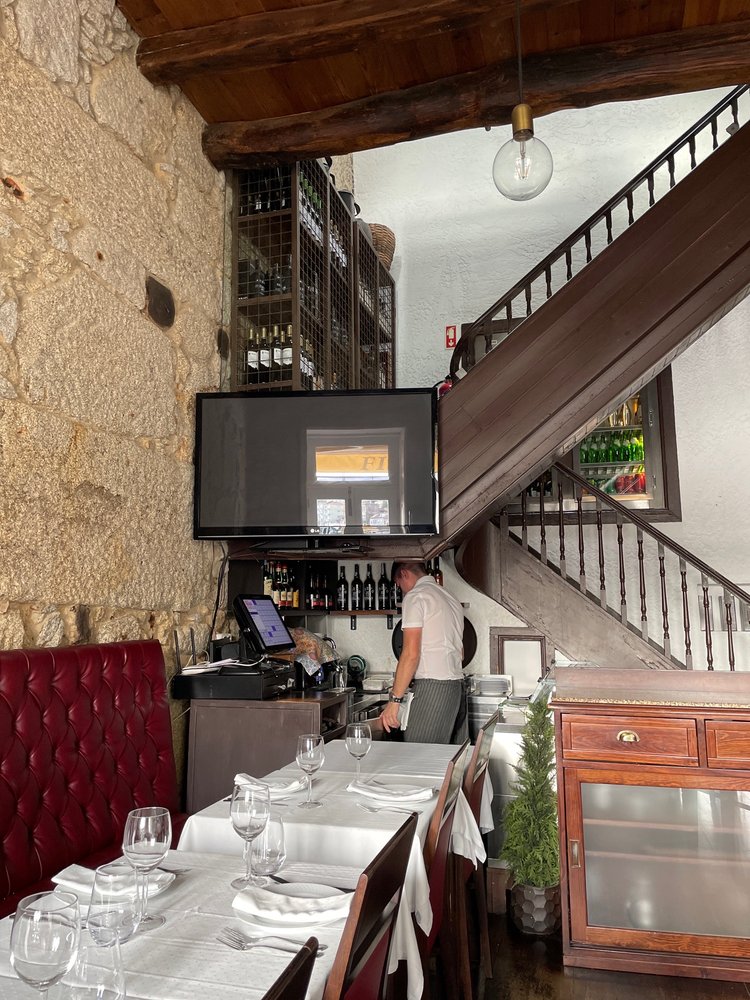 FISH FIXE Updated November 2024 Rua da Lada, Dordogne, Porto