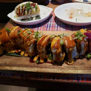 BITES Asian Kitchen + Bar - Bite Me Maki (oh yeah!) - Japanese Near Me - Chicago, Illinois BITES Asian Kitchen + Bar - Bite Me Maki (oh yeah!) - Japanese Near Me - Chicago, Illinois