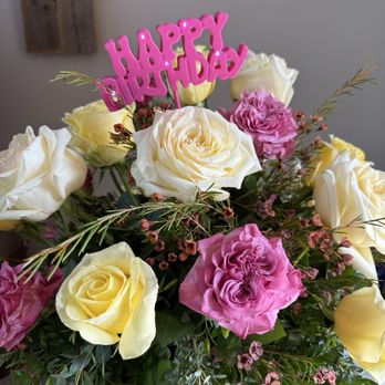 A Special Touch Florist - Florists Near Me - Utica, Michigan