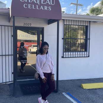 Chateau Cellars - Wine Tasting Room Near Me - Tampa, Florida