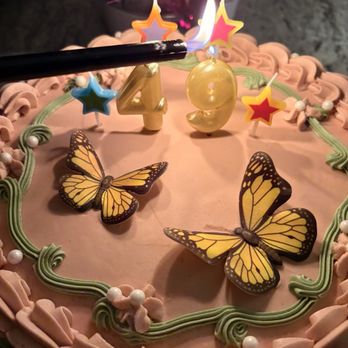 Classic Cake Decorations - Bakeries Near Me - Westminster, California