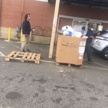 Goodwill Store - The worker that I was talking about - Thrift Stores Near Me - Fredericksburg, Virginia
