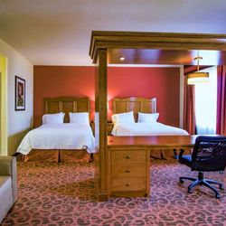 Hampton Inn & Suites Bastrop - Guest room