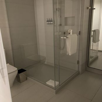 TETRA Hotel - Autograph Collection - Large bathroom - Hotels Near Me - Sunnyvale, California TETRA Hotel - Autograph Collection - Large bathroom - Hotels Near Me - Sunnyvale, California