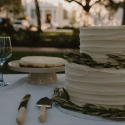 Gigi's Cupcakes of Savannah - Wedding Cake