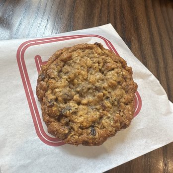 Hot Box Cookies - Oatmeal Raisin - Desserts Near Me - Saint Louis, Missouri