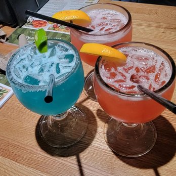 Applebee's Grill + Bar - 2 Bahama Mama's and a Blue Aloha Mana Margarita. - American Near Me - Beaumont, California Applebee's Grill + Bar - 2 Bahama Mama's and a Blue Aloha Mana Margarita. - American Near Me - Beaumont, California