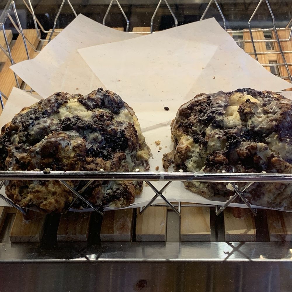 Incredibile Marion berry scones! Incredibile Marion berry scones!