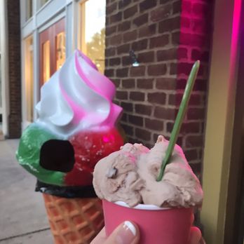 Dulce Artisan Gelato - Ferrero Rocher gelato - Gelato Near Me - Woodstock, Georgia Dulce Artisan Gelato - Ferrero Rocher gelato - Gelato Near Me - Woodstock, Georgia