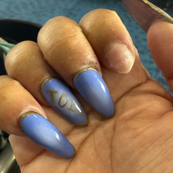CiCi Nails - Broke in less than 24 hours! - Nail Technicians Near Me - Urban Honolulu, Hawaii