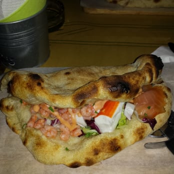 Titanic Pub - Pinsa farcita con Gamberetti e Surimi (Titanic) - Pubs Near Me - Rome, RM Titanic Pub - Pinsa farcita con Gamberetti e Surimi (Titanic) - Pubs Near Me - Rome, RM