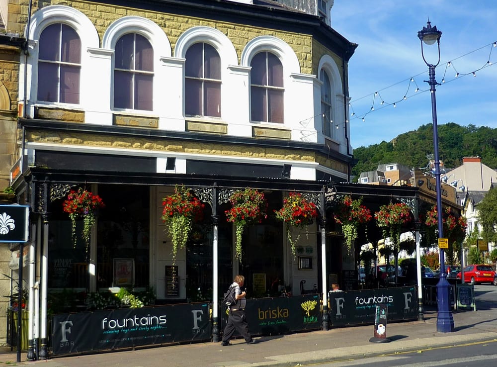 FOUNTAINS CAFE BAR Updated September 2024 114 Mostyn Street