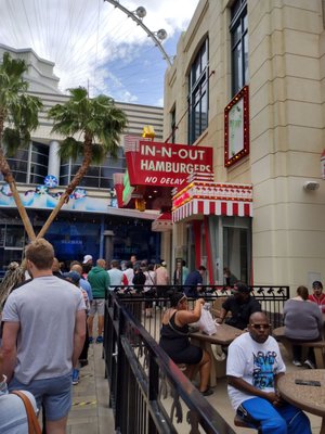 In-N-Out Burger by null