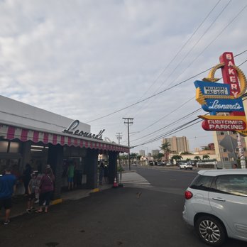 Leonard's Bakery - Bakeries Near Me - Honolulu, Hawaii