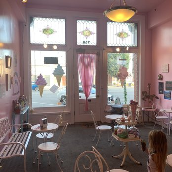 Sugar Rush Sweet Treats - Inside - Ice Cream & Frozen Yogurt Near Me - Pittsburg, Kansas Sugar Rush Sweet Treats - Inside - Ice Cream & Frozen Yogurt Near Me - Pittsburg, Kansas