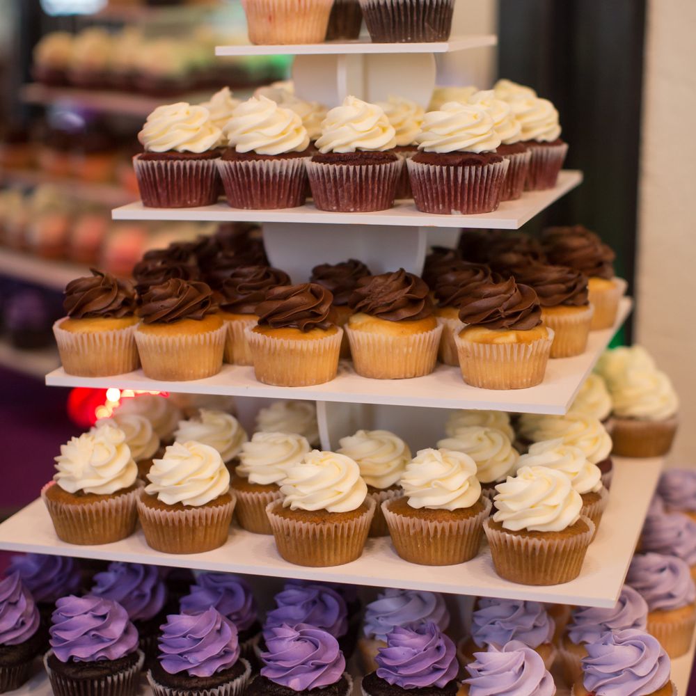 Creative Cakes - Bakeries Near Me - Anaheim, California