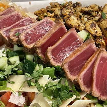 Chive - Seared Ahi Tuna & Blackened Scallops + Custom Sides - Salad Near Me - Vero Beach, Florida