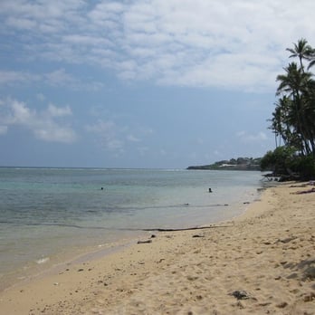 Kahala Beach - you can see two separate pipes - Beaches Near Me - Honolulu, Hawaii