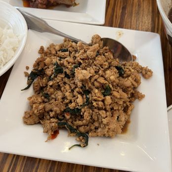 Zen Yai Thai Restaurant - Ground Chicken Pad Kra Prow - Thai Near Me - San Francisco, California Zen Yai Thai Restaurant - Ground Chicken Pad Kra Prow - Thai Near Me - San Francisco, California