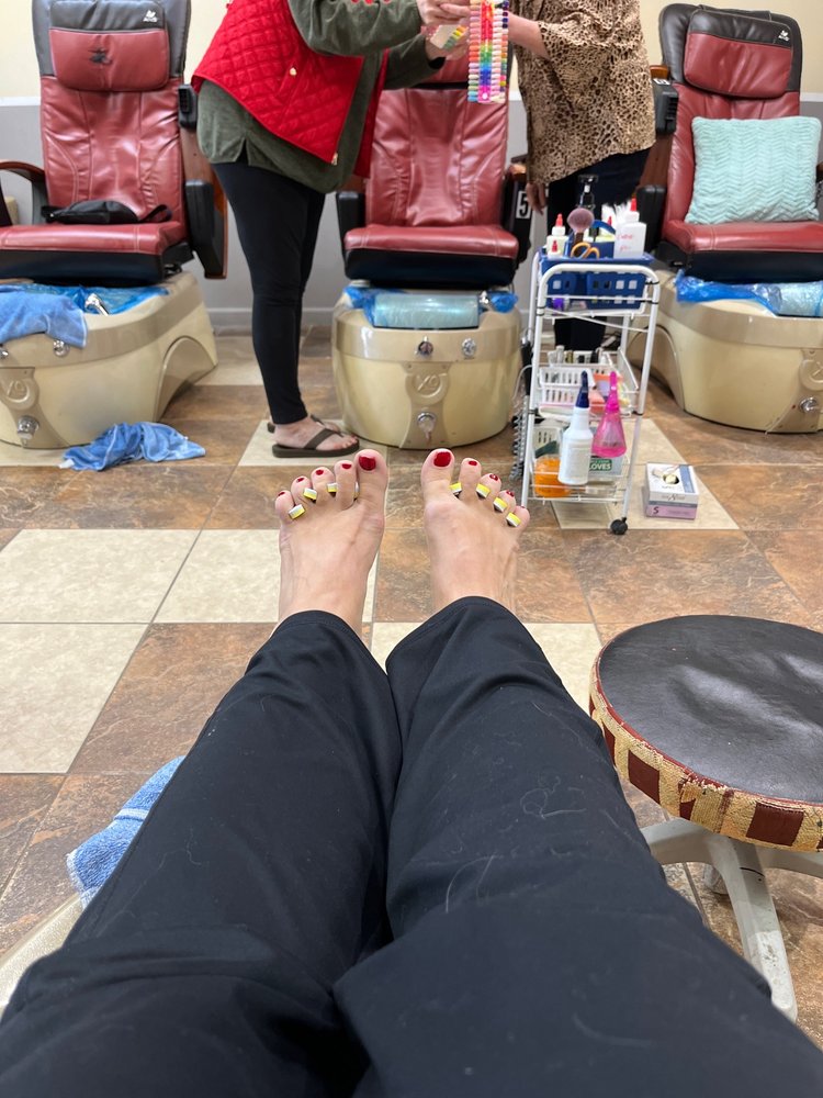 LYNNS NAILS Updated September 2024 10 Photos & 14 Reviews 1648