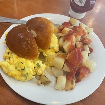 Eggsperience Cafe - *The Broadway - Breakfast & Brunch Near Me - Chicago, Illinois